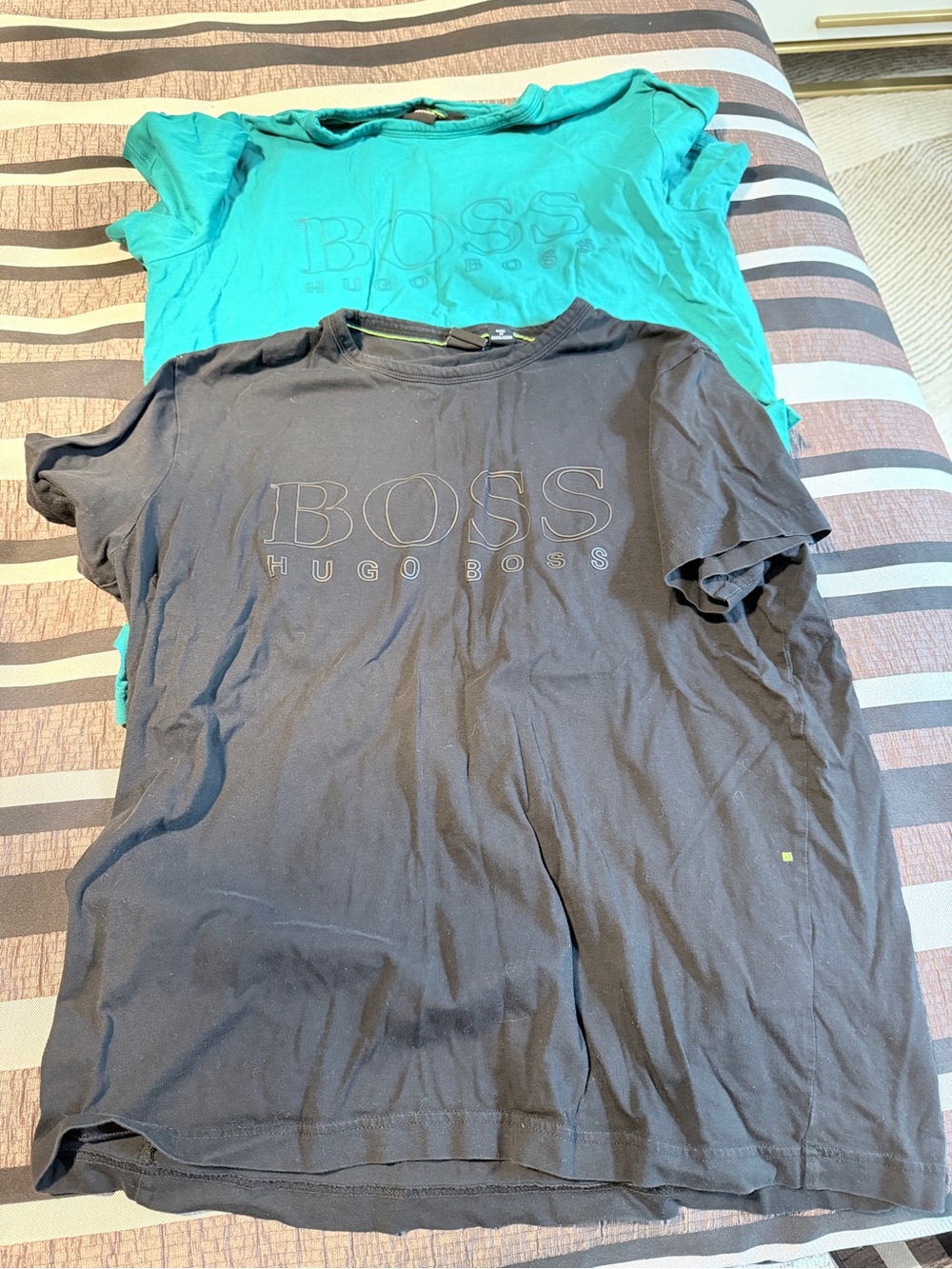 6 Hugo Boss Tee shirts with Logo Accent